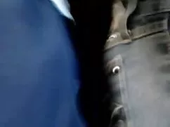 دیک از یک نجیب زاده لذت بردن از مکیدن در عملکرد یک شلخته جوان است
